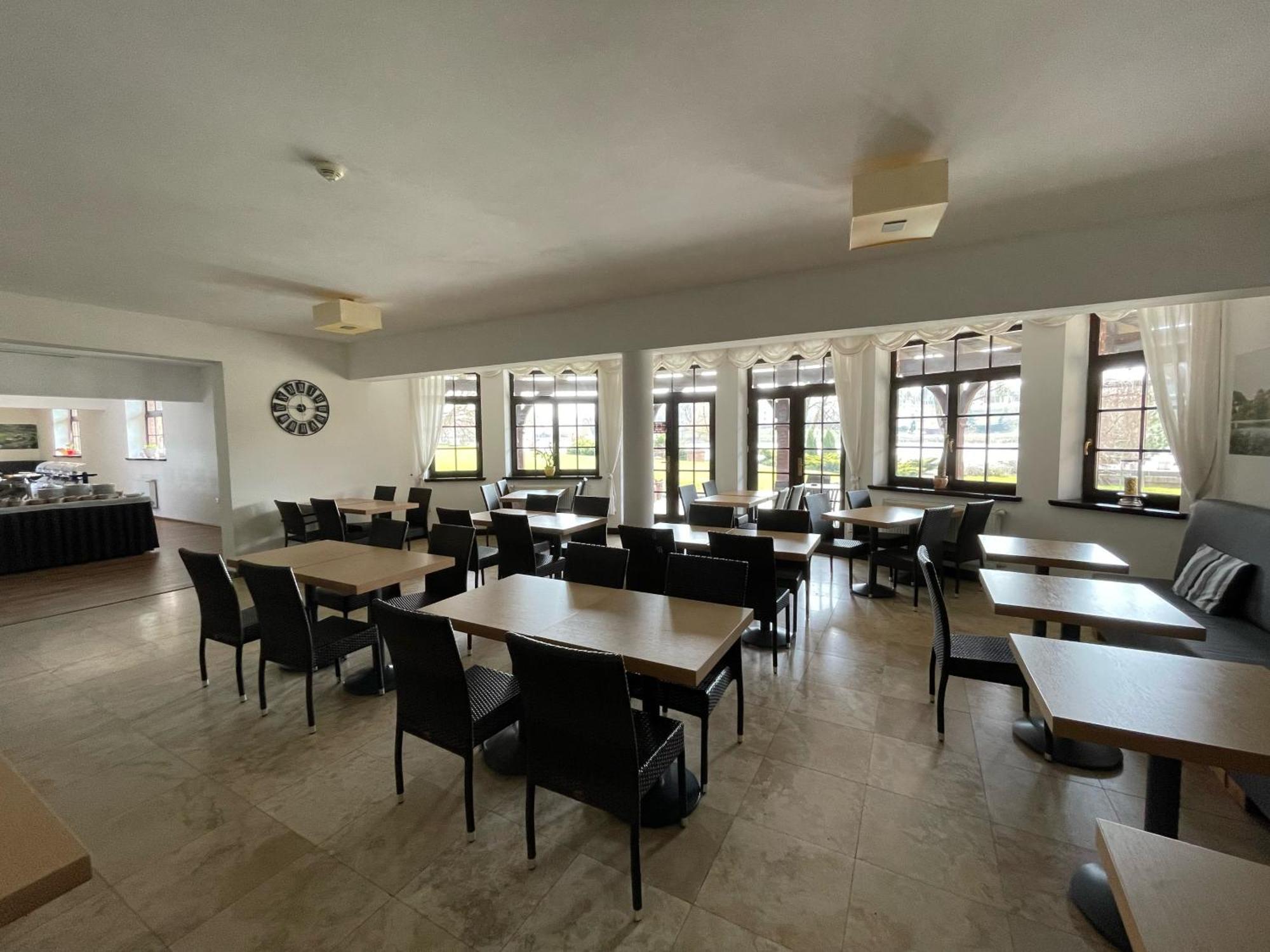 Hotel Stary Tartak à Iława Extérieur photo